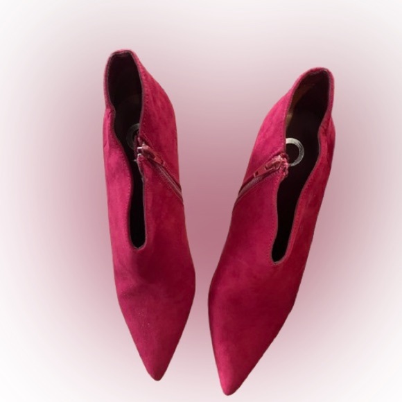 Get out!!!! Journee Collection did it again!  This is a staple heel !!​ - Picture 6 of 10